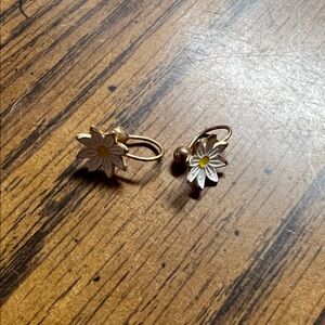 Daisy Gold and White Earrings